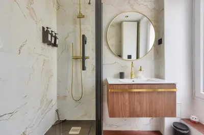 Salle de bains dans l'établissement Studio Chic & Bohème aux Portes de Paris