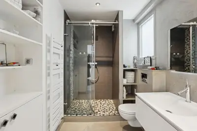 Salle de bains dans l'établissement AV Experiences - Maison Belleville Luxury