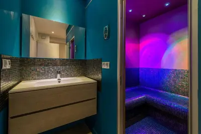 Salle de bains dans l'établissement AV Experiences - Maison Belleville Luxury