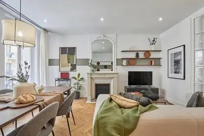 Coin salon dans l'établissement Avina - 3 chambres à Trocadéro