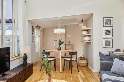 Coin salon dans l'établissement Gairo - 1 chambre à Champs-Élysées