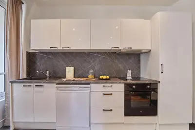 Cuisine ou kitchenette dans l'établissement Palma - 3 chambres à Madeleine