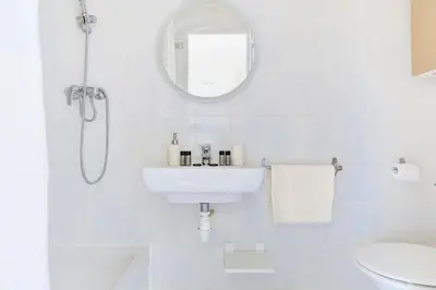 Salle de bains dans l'établissement Sejour cosy a deux entre Voltaire & Marais