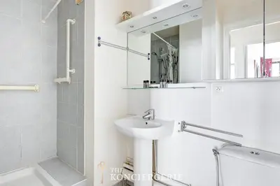 Plan de l'établissement Design et confort a Montmartre