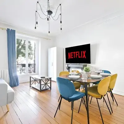 Luxurious 2 Bedroom Apartment Nation Free Netflix