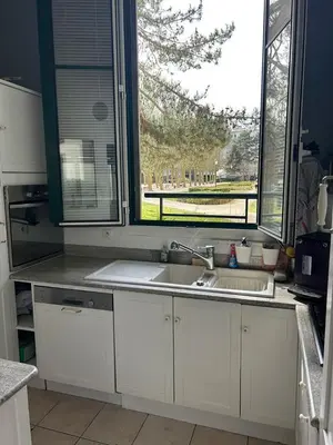 Cuisine ou kitchenette dans l'établissement Idéal pour visiter Paris