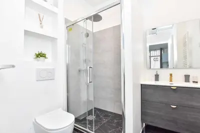 Salle de bains dans l'établissement Cozy apartment - 1BR-6P - Madeleine