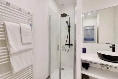Salle de bains dans l'établissement Modern apartment - 2BR-6P-Oberkampf
