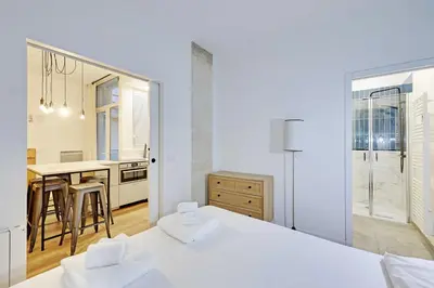 Un ou plusieurs lits dans un hébergement de l'établissement Modern apartment - 2BR-6P-Oberkampf