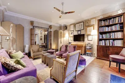 Coin salon dans l'établissement Historic elegance in the heart of the Marais - 6P 2BDR