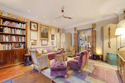 Coin salon dans l'établissement Historic elegance in the heart of the Marais - 6P 2BDR