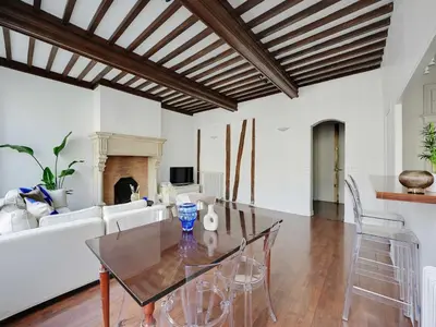 Coin salon dans l'établissement Beautiful apartment in the Marais - 3BDR 6P - PARIS