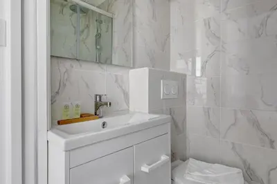 Salle de bains dans l'établissement 557 Suite Niels – Stunning Apartment Paris 17