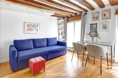 Coin salon dans l'établissement BM - Ecrin urbain dans le Marais