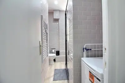Salle de bains dans l'établissement Chic & Comfort Suresnes-Paris