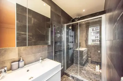 Salle de bains dans l'établissement Appartement cosy&design climatisation Montparnasse
