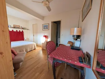 Un ou plusieurs lits dans un hébergement de l'établissement Vintage Pied-a-Terre - Eiffel Tower View