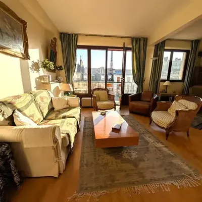 Vintage Pied-a-Terre - Eiffel Tower View