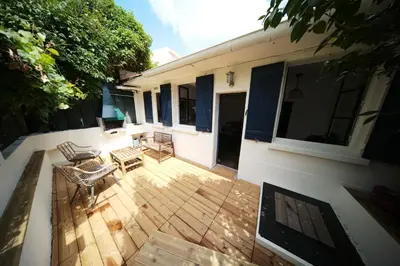 Balcon ou terrasse dans l'établissement Charmante maison limitrophe Paris