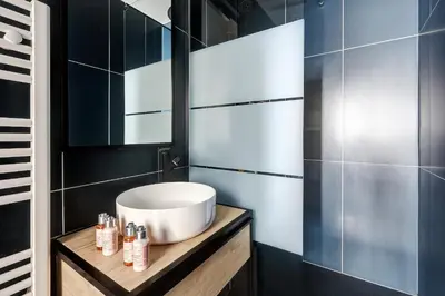 Salle de bains dans l'établissement Suite Petit - Havre de paix au cœur de Paris