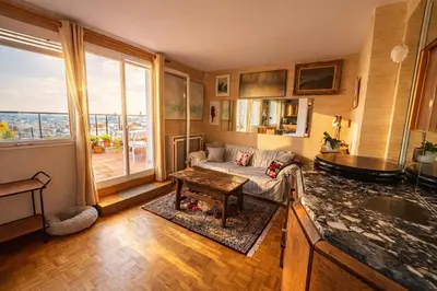 Plan de l'établissement Vue Exceptionnelle & Terrasse - Appartement Vintage chez une Parisienne