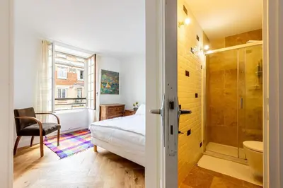Salle de bains dans l'établissement Parisian apartment in the 5th