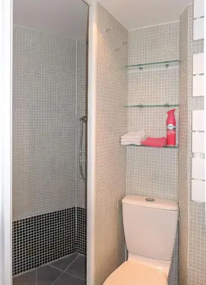 Salle de bains dans l'établissement Saint Paul, rue Pavee, duplex - ID 1049