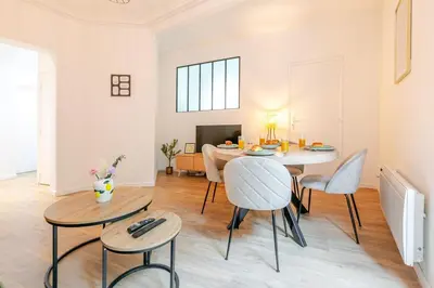 Coin salon dans l'établissement Appartement 2 Chambre Bercy Vincennes