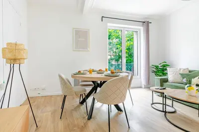 Coin salon dans l'établissement Appartement 2 Chambre Bercy Vincennes