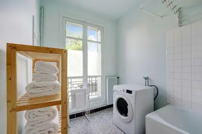Salle de bains dans l'établissement Elegant Apartment 1BR 4P – Paris 15 Montparnasse