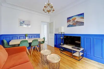 Télévision ou salle de divertissement dans l'établissement Elegant Apartment 1BR 4P – Paris 15 Montparnasse