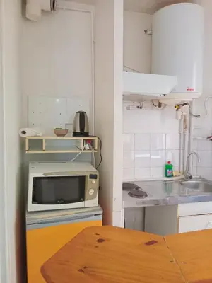 Cuisine ou kitchenette dans l'établissement TPSA20- ROOM Bis