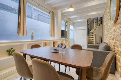 Coin salon dans l'établissement Design Loft for 6 guests in Sentier