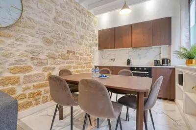 Cuisine ou kitchenette dans l'établissement Design Loft for 6 guests in Sentier