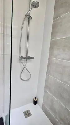 Salle de bains dans l'établissement Chambre modulable au canal St Martin