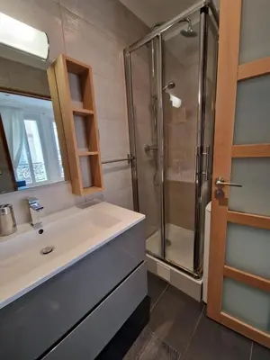 Salle de bains dans l'établissement A deux pas de l'Arc de Triomphe Studio tout équipé