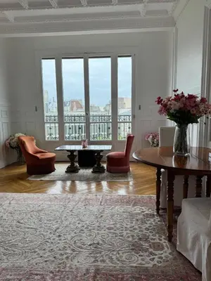 Coin salon dans l'établissement Raspail