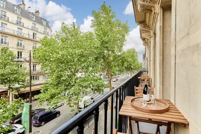 Balcon ou terrasse dans l'établissement Luxurious AC apartment Beaubourg Le Marais