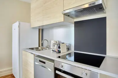 Cuisine ou kitchenette dans l'établissement Charming 1 bedroom - Bastille Le Marais