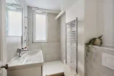 Salle de bains dans l'établissement Charming 1 bedroom - Bastille Le Marais