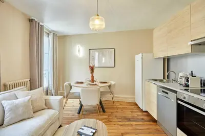 Cuisine ou kitchenette dans l'établissement Charming 1 bedroom - Bastille Le Marais