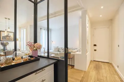 Cuisine ou kitchenette dans l'établissement Superb apartment Invalides Eiffel Tower