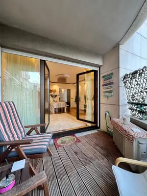 Coin salon dans l'établissement Spacious 2BR Balcony and AC