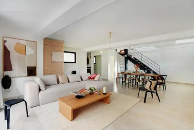 Coin salon dans l'établissement Spacious house 4BDR 7P - Boulogne Billancourt