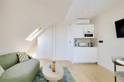 Cuisine ou kitchenette dans l'établissement Apt a c 1BR 2P - Saint-Lazare Les Champs Elysée