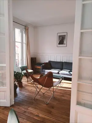 Coin salon dans l'établissement Appartement haussmannien canal Saint Martin