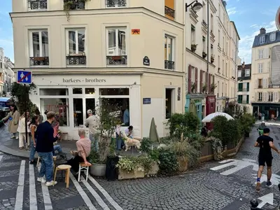 Clients de l'établissement Private garden in Montmartre