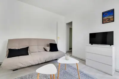Télévision ou salle de divertissement dans l'établissement Charming Studio 2P - Paris 11th Bastille