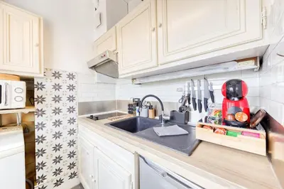 Cuisine ou kitchenette dans l'établissement T2 lumineux avec balcon - Calme, vue dégagée