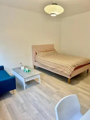 Un ou plusieurs lits dans un hébergement de l'établissement Le Berri Chic Studio-Steps from Champs-Élysées